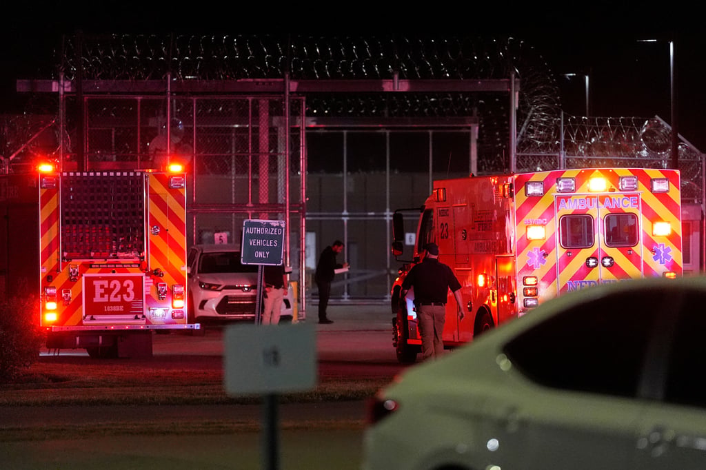 Emergency vehicles arrive at Riverbend Maximum Security Institution after the execution of Christa Pike was halted. Photo: AP