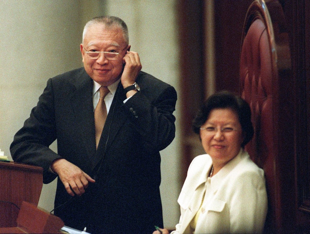 Rita Fan (right) and the late Tung Chee-hwa in 2000. Fan praised Tung as a visionary leader. Photo: Robert Ng Rita Fan (right) and the late Tung Chee-hwa in 2000. Fan praised Tung as a visionary leader. Photo: Robert Ng