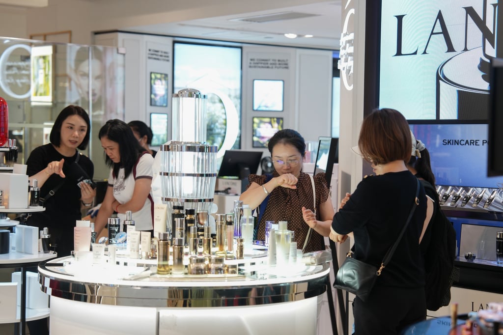 Hong Kong expects about 1.29 million mainland visitors during the seven-day holiday. Photo: Kit Lai Hong Kong expects about 1.29 million mainland visitors during the seven-day holiday. Photo: Kit Lai