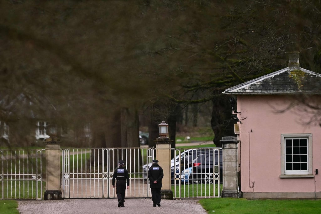 Police officers walk towards the entrance to Royal Lodge, a 30-room property and former residence to Britain’s ex-prince Andrew, in Windsor, west of London on February 20. Photo: AFP Police officers walk towards the entrance to Royal Lodge, a 30-room property and former residence to Britain’s ex-prince Andrew, in Windsor, west of London on February 20. Photo: AFP