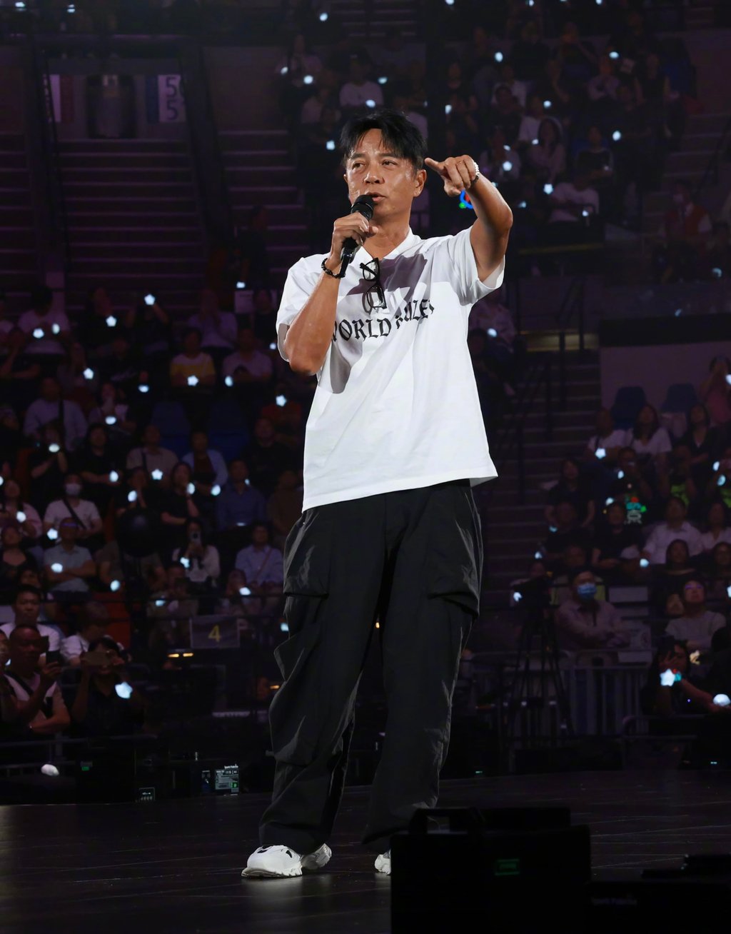 Hacken Lee is a beloved Hong Kong Cantopop legend, celebrated across generations for his flawless live vocals and decades of timeless hits. Photo: Weibo