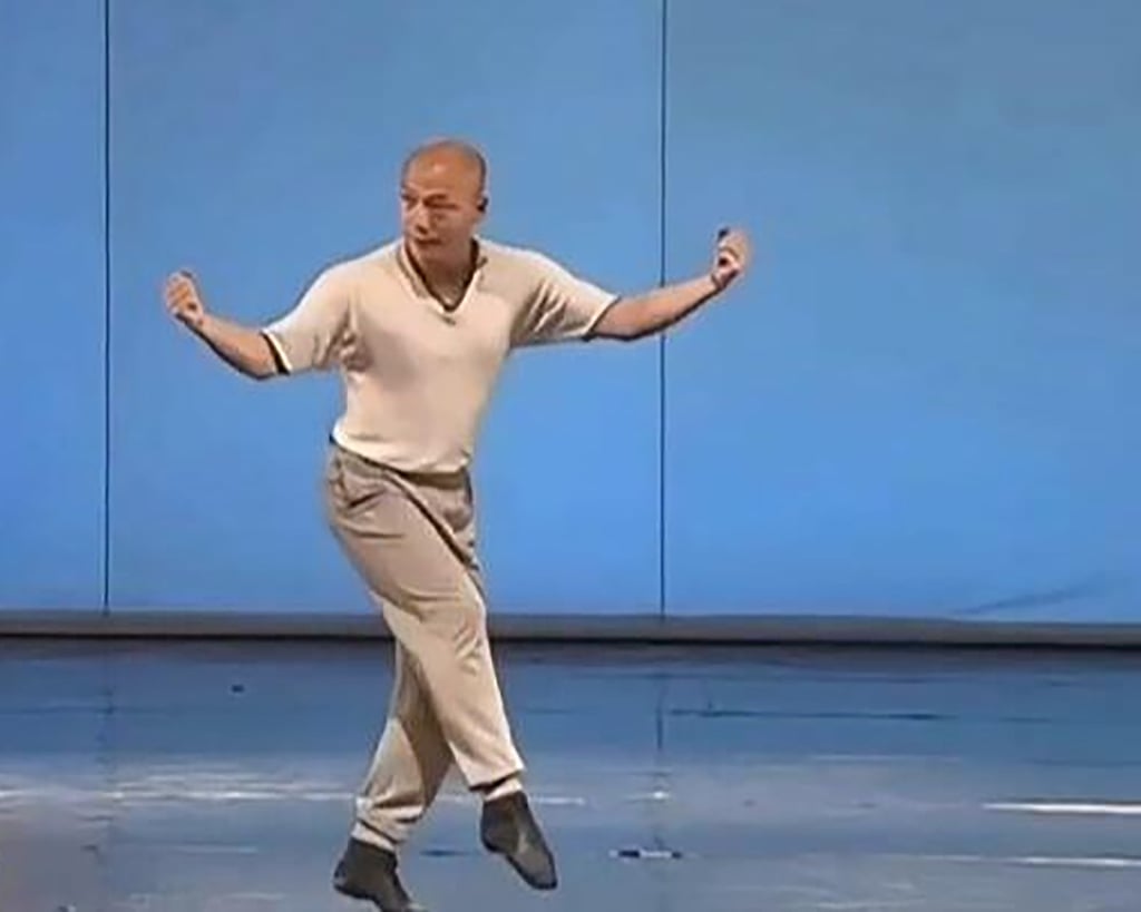 Known as the “prodigal kicking the ball,” this particular pose features an ultra-flexible hopping kick with arms outstretched. Photo: Sina