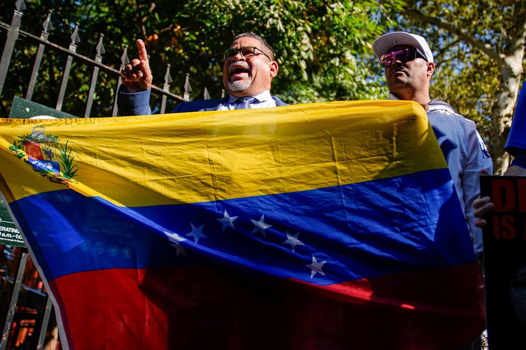 Opponents of ousted Venezuelan president Nicolas Maduro protest outside the courthouse in New York on Thursday. Photo: Reuters