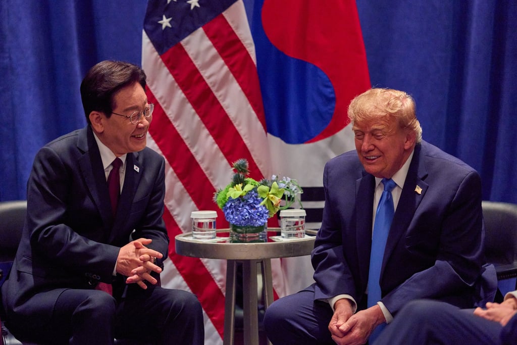 South Korean President Lee Jae Myung (left) with his US counterpart Donald Trump in New York last month. Photo: EPA/Yonhap