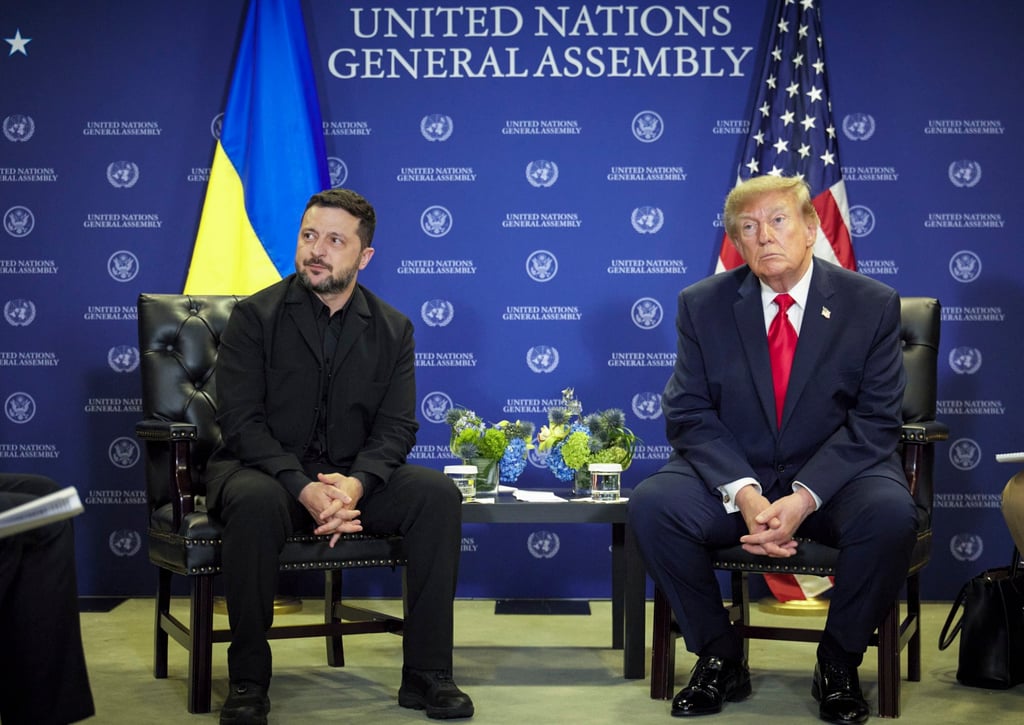 Ukrainian President Volodymyr Zelensky (left) and US President Donald Trump meet on the sidelines of the UN General Assembly in New York in September. Photo: EPA
