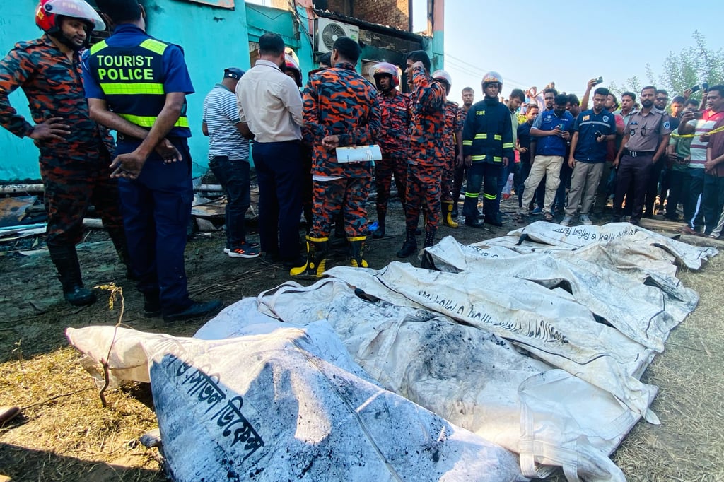 Bodies of the victims are laid out at Tuptup Resto and Resort at Inani in Cox’s Bazar district, Bangladesh, on Saturday. Photo: AP Bodies of the victims are laid out at Tuptup Resto and Resort at Inani in Cox’s Bazar district, Bangladesh, on Saturday. Photo: AP