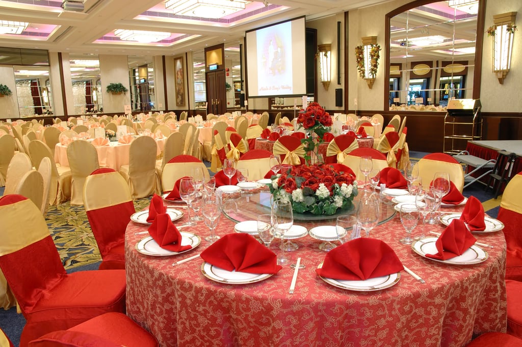 The restaurant manager confirmed that both banquets proceeded as planned and all bills were settled, noting that the two families had signed independent contracts. Photo: Shutterstock