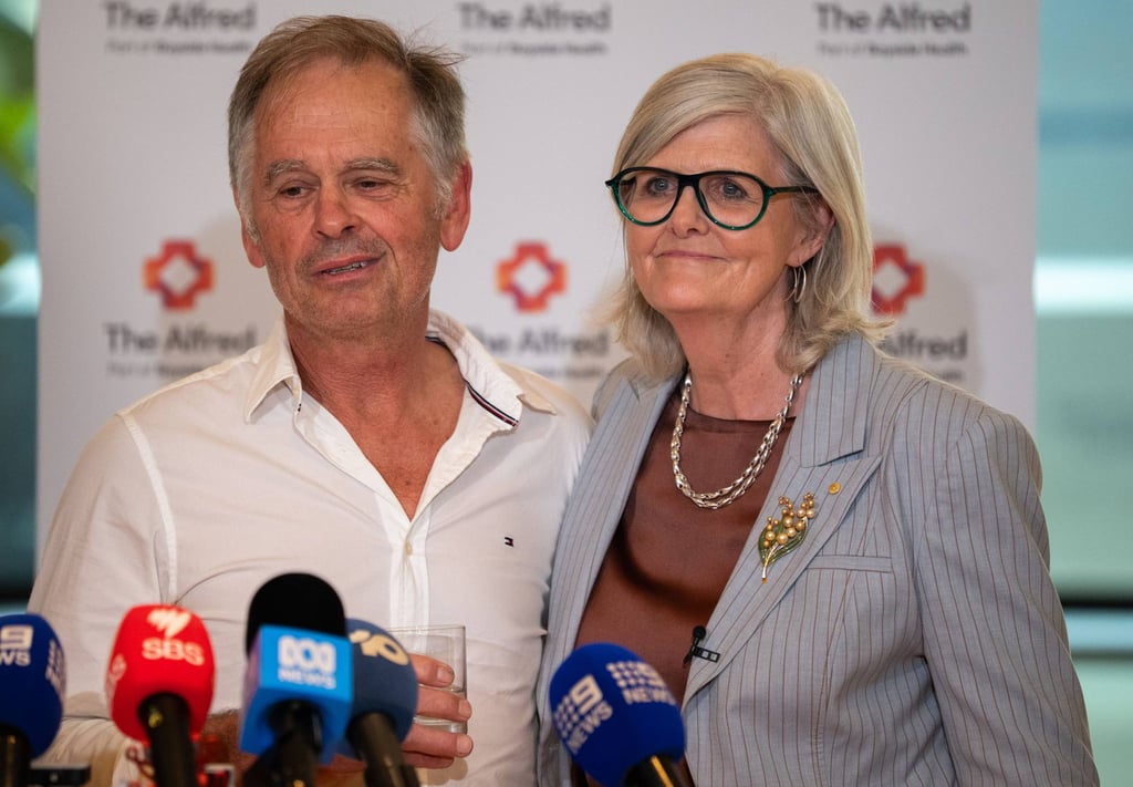 Phil Haines (left, husband of Helen Haines, and Australian Governor-General Sam Mostyn speak to the media during a press conference at Alfred Hospital in Melbourne on Wednesday. Photo: AAP / dpa Phil Haines (left, husband of Helen Haines, and Australian Governor-General Sam Mostyn speak to the media during a press conference at Alfred Hospital in Melbourne on Wednesday. Photo: AAP / dpa