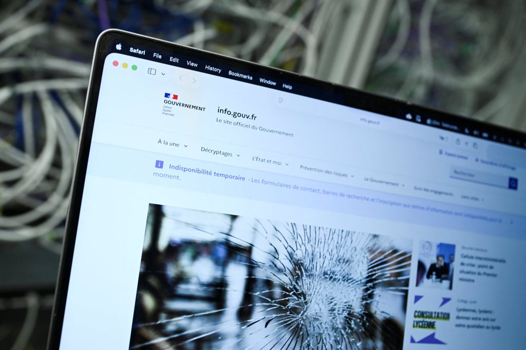 A screen displays the unavailable French government website on Wednesday. Photo: Reuters