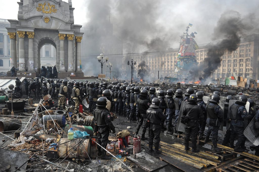 Riot police officers stand in line during protests on Independence Square in downtown Kyiv, Ukraine, on February 19, 2014. Photo: EPA Riot police officers stand in line during protests on Independence Square in downtown Kyiv, Ukraine, on February 19, 2014. Photo: EPA