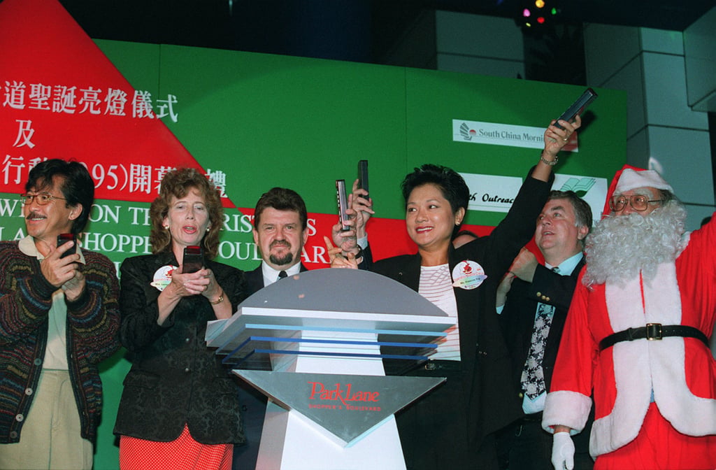 (From left) Singer George Lam Tsz-cheung, Lavender Patten, Alan Constable, Frances Yip and Peter Newbery help launch the annual Operation Santa Claus in 1995. Photo: K. Y. Cheng (From left) Singer George Lam Tsz-cheung, Lavender Patten, Alan Constable, Frances Yip and Peter Newbery help launch the annual Operation Santa Claus in 1995. Photo: K. Y. Cheng