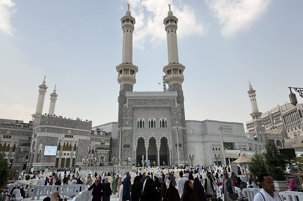 Muslims walk at the Grand Mosque in the holy city of Mecca, Saudi Arabia, on October 13. Photo: Reuters