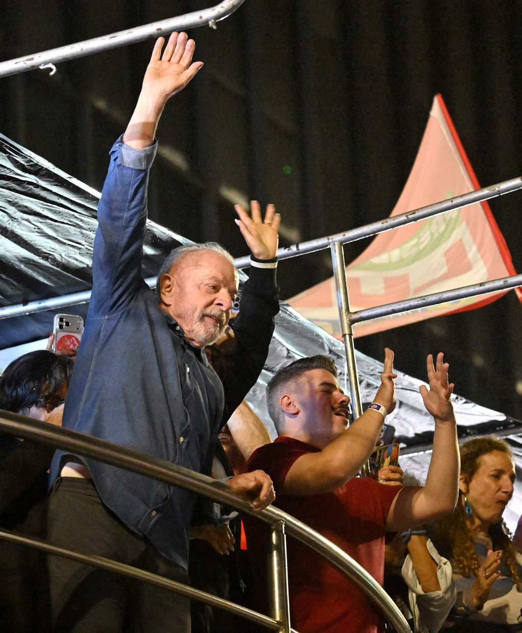 Brazil’s President Luiz Inacio Lula da Silva gestures to supporters after winning the presidential run-off election in Sao Paulo, Brazil on Monday. Photo: AFP Brazil’s President Luiz Inacio Lula da Silva gestures to supporters after winning the presidential run-off election in Sao Paulo, Brazil on Monday. Photo: AFP