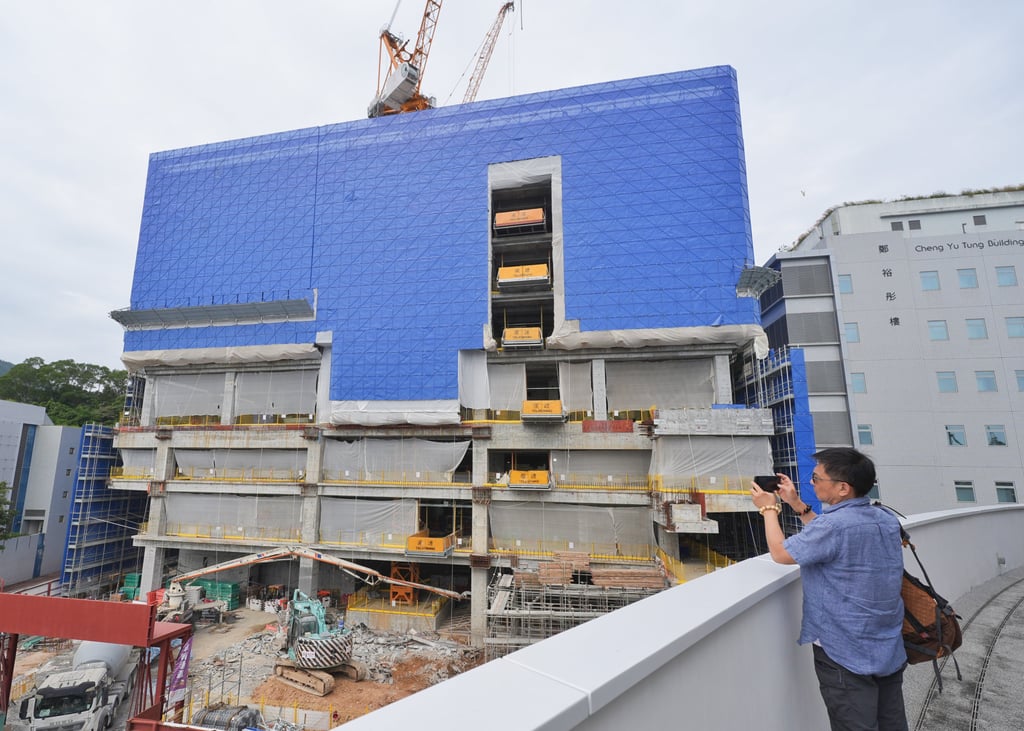 The new medical school at Clearwater Bay has been topped off and will have drone landing facilities on its roof. Photo: Elson Li The new medical school at Clearwater Bay has been topped off and will have drone landing facilities on its roof. Photo: Elson Li