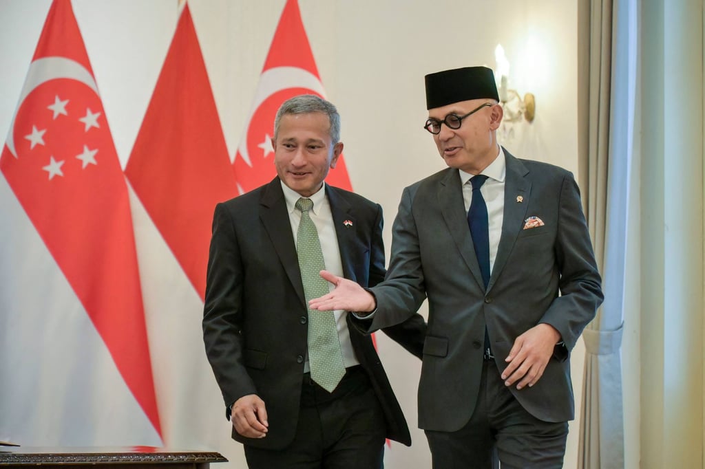 Indonesian Foreign Minister Arrmanatha Nasir (right) and his Singaporean counterpart Vivian Balakrishnan at the Ministry of Foreign Affairs in Jakarta on Tuesday. Photo: AFP Indonesian Foreign Minister Arrmanatha Nasir (right) and his Singaporean counterpart Vivian Balakrishnan at the Ministry of Foreign Affairs in Jakarta on Tuesday. Photo: AFP