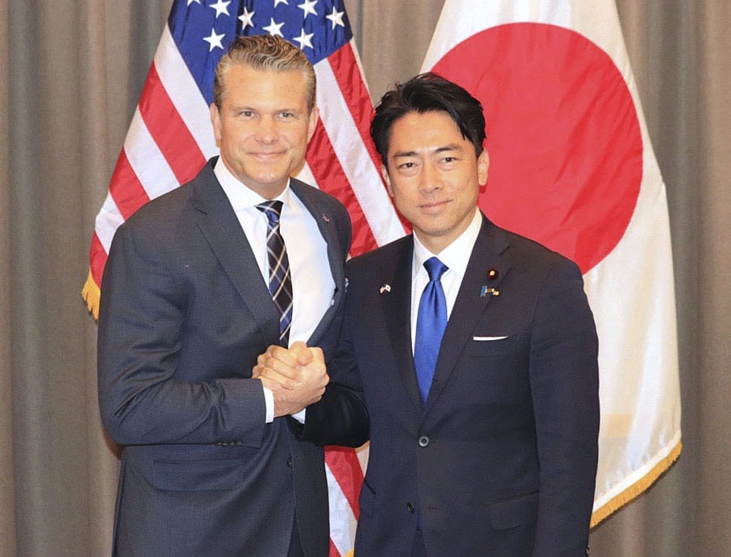 Hegseth poses with Japanese Defence Minister Shinjiro Koizumi ahead of their meeting in Cebu, the Philippines, on Wednesday. Photo: Kyodo Hegseth poses with Japanese Defence Minister Shinjiro Koizumi ahead of their meeting in Cebu, the Philippines, on Wednesday. Photo: Kyodo