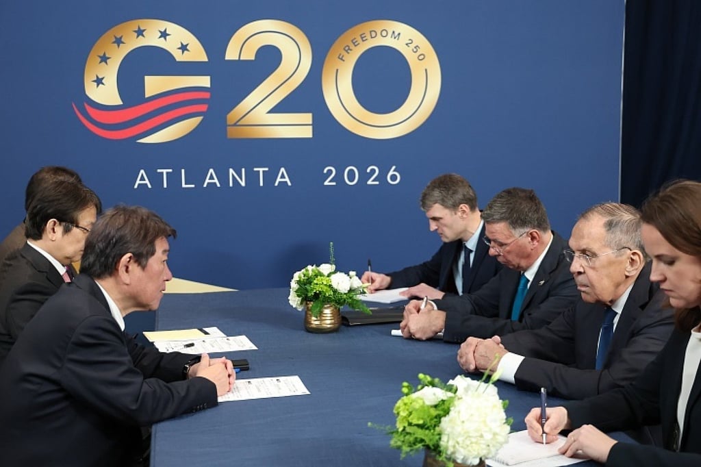 Japanese Foreign Minister Toshimitsu Motegi, front left, and his Russian counterpart Sergey Lavrov, second from right, holding talks in Atlanta on Saturday. Photo: Kyodo