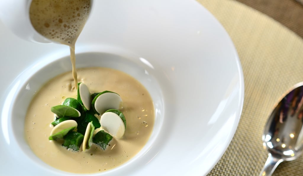 White button mushroom soup