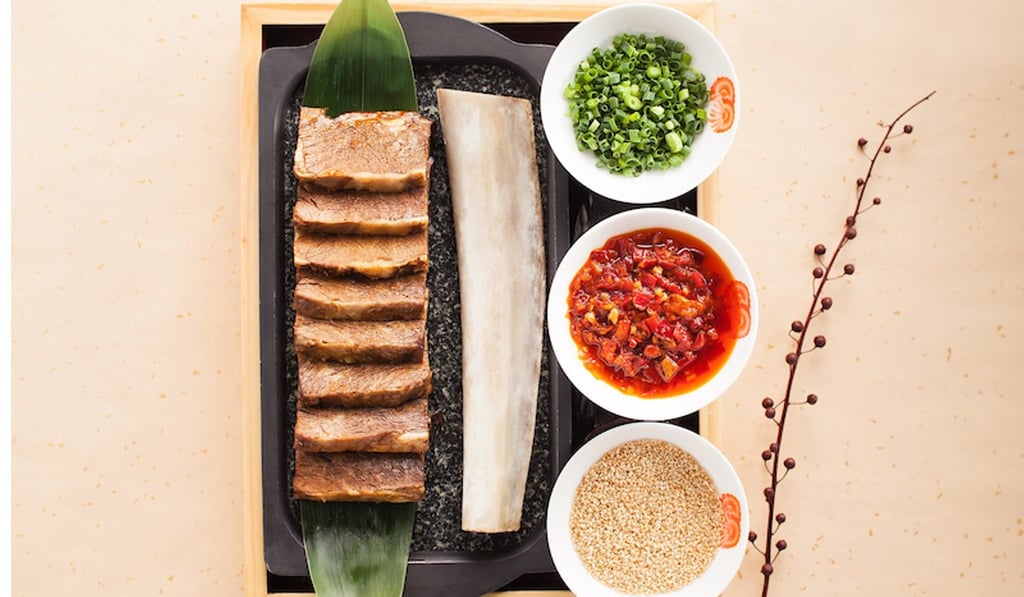 Braised beef loin with lotus paste