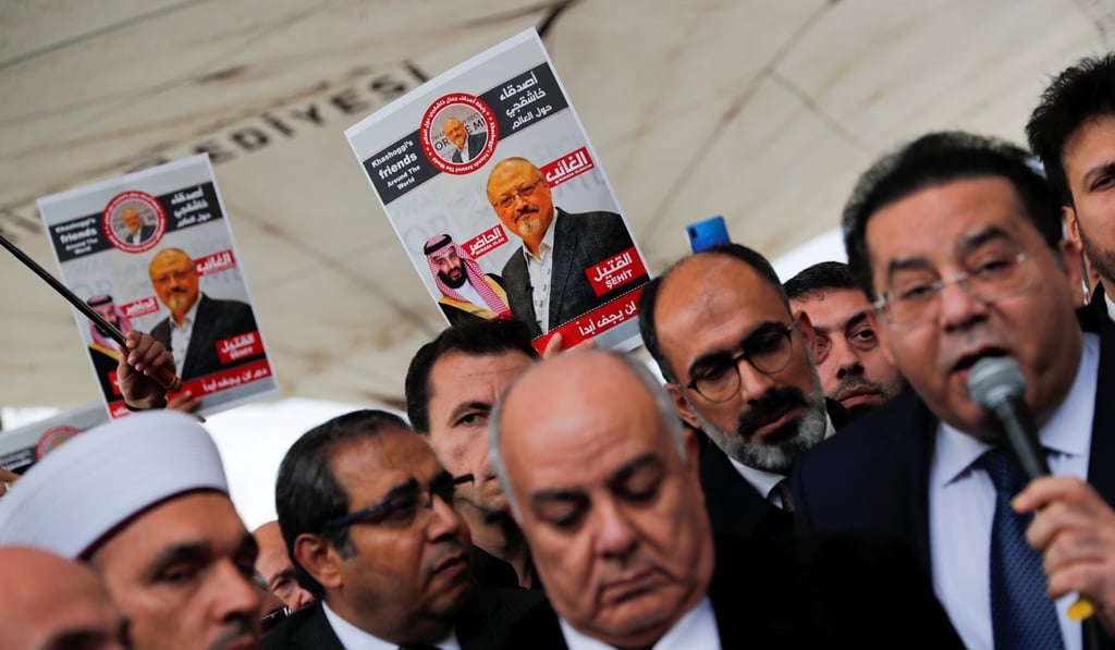 People attend a symbolic funeral prayer for Saudi journalist Jamal Khashoggi at the courtyard of Fatih mosque in Istanbul, Turkey. Photo: Reuters