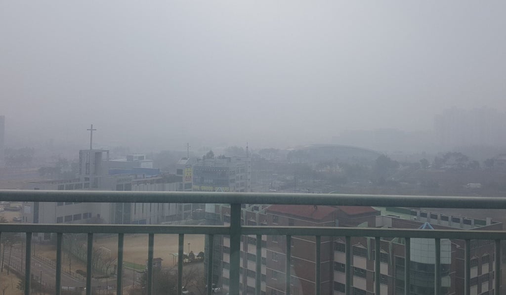 Another hazy day in Seoul. Photo: David Lee