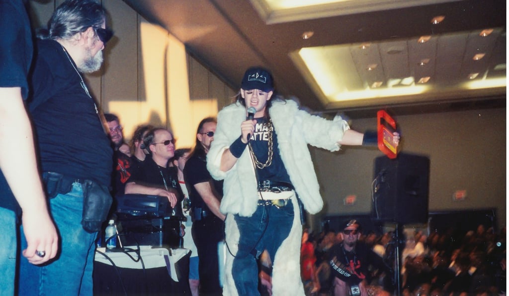 ‘Cult of the Dead Cow’ founder Kevin Wheeler announces the release of ‘Back Orifice 2000’, software that let people take control of Microsoft Windows computers, at the Las Vegas hacker convention ‘Def Con’ in 1999. Photo: Reuters