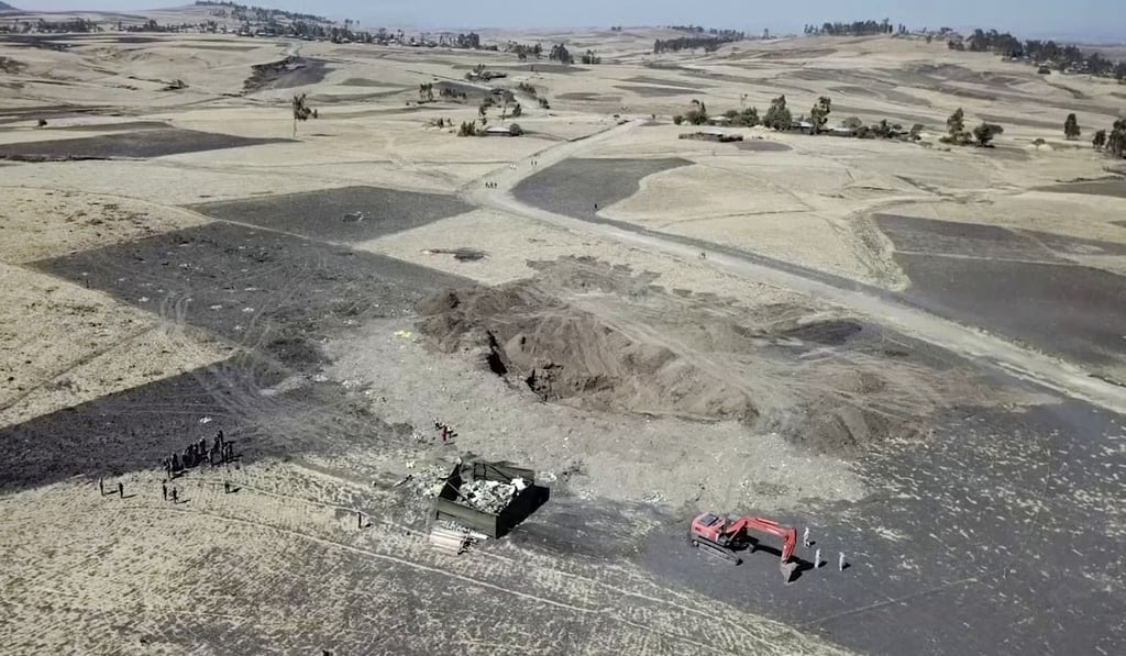 Recovery work at the crash site of the Ethiopian Airlines Boeing 737 MAX 8. Photo: AP