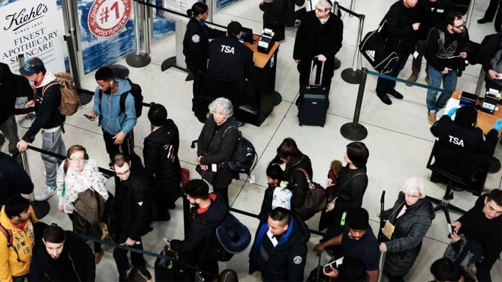 Private security lines. Photo: Luxurylaunches Private security lines. Photo: Luxurylaunches