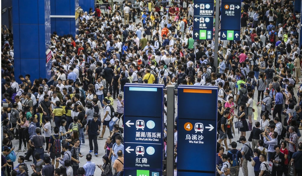 Hordes of commuters were left stranded at Tai Wai MTR station on September 17 after Typhoon Mangkhut caused service disruptions. Photo: Felix Wong