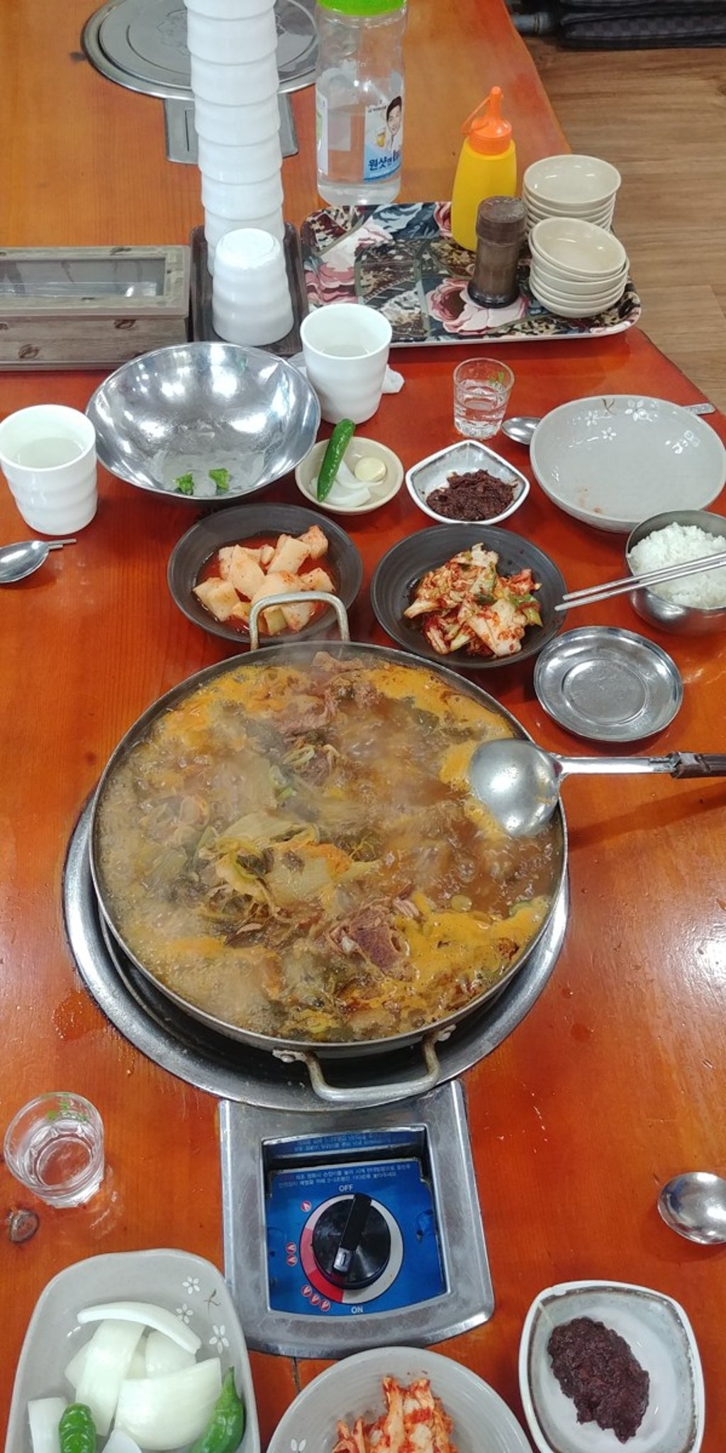 Family fortune: Ma Jian-xian’s famous pig bone soup. Photo: Park Chan-kyong Family fortune: Ma Jian-xian’s famous pig bone soup. Photo: Park Chan-kyong
