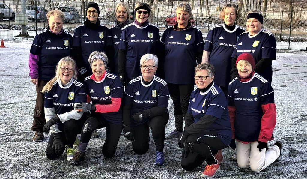 The Momseholdet team gather for a training session. Photo: TV2 Lorry