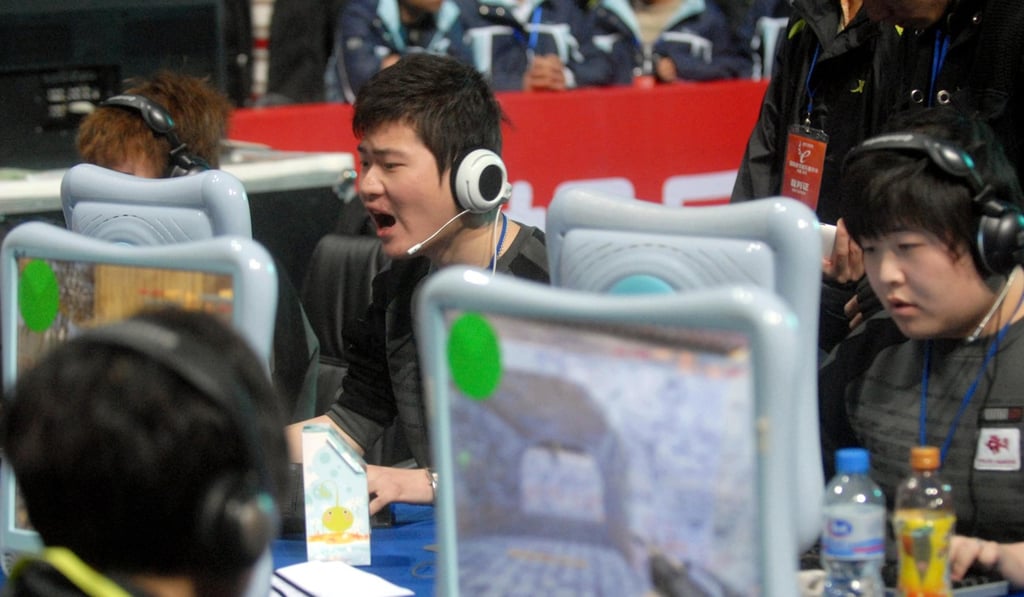 Players compete at an e-sports festival in China's Hubei province in 2008. Photo: Xinhua
