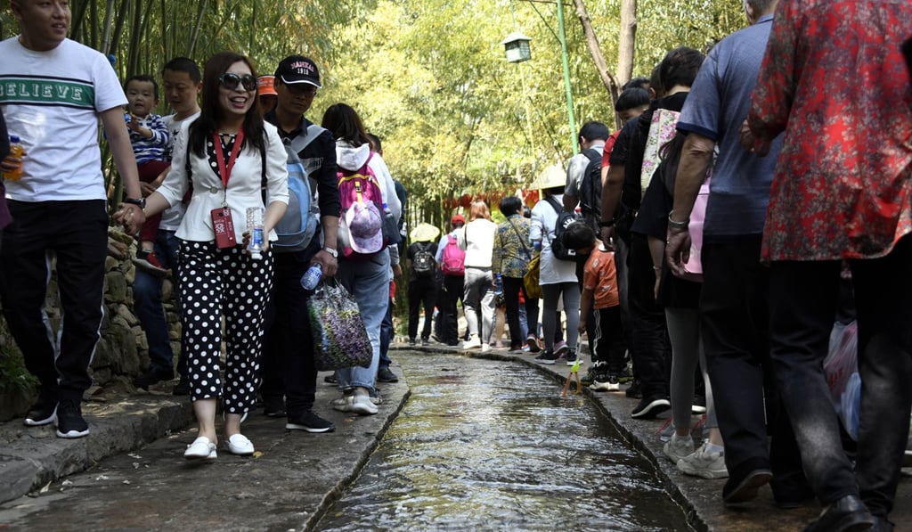 The number of “tourists” over the holiday rose by 13.7 per cent to 195 million. Photo: Xinhua
