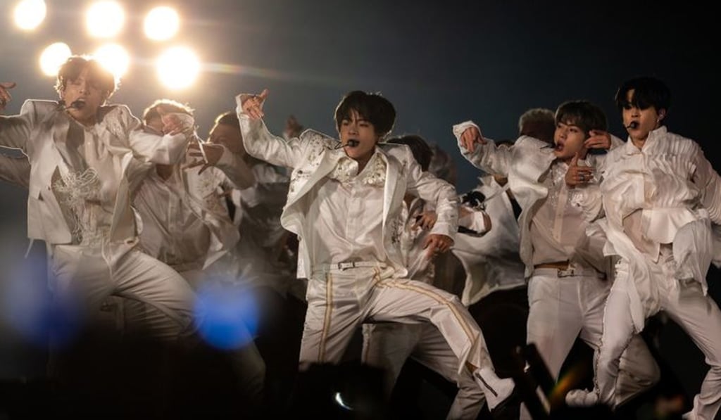 The seven-member K-pop band BTS performs in front of a crowd of 52,000 people at the Rose Bowl in Pasadena last Saturday. Photo: Los Angeles Times