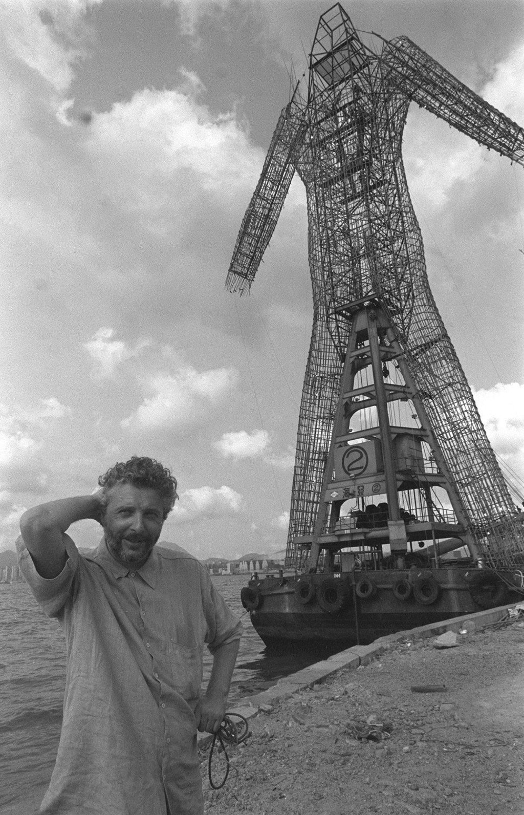 The artist in front of his creation. Photo: SCMP