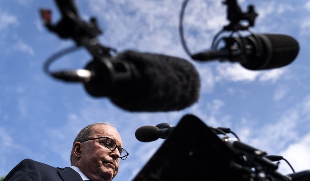 Kudlow said, “We can’t accept any backtracking,” by China. Photo: EPA-EFE Kudlow said, “We can’t accept any backtracking,” by China. Photo: EPA-EFE