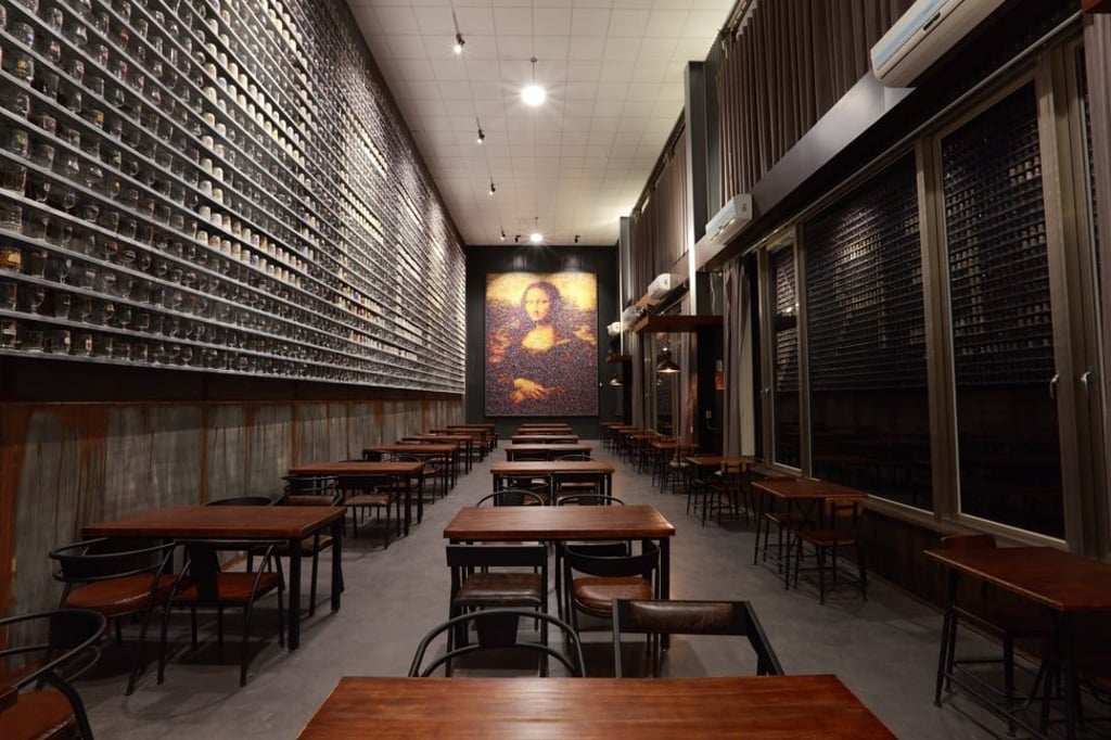 Hengchun 3,000 Brewseum’s walls are decorated with 3,000 beer cups and 8,400 beer labels.