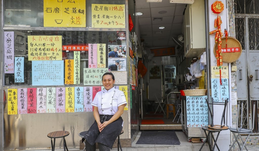Wong Lee-lee outside her snack shop in Tai Po, which she set up following the death of her husband in 2013. Photo: Edmond So