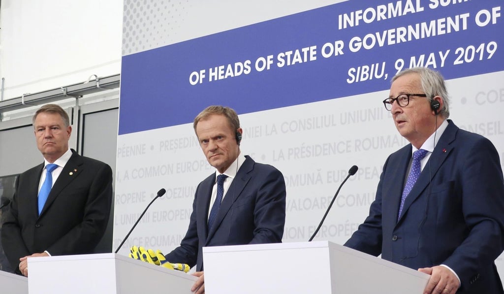European Commission President Jean-Claude Juncker (R) and European Council President Donald Tusk (C) hold a press conference after an informal European Union summit in Sibiu, Romani. Photo: Kyodo European Commission President Jean-Claude Juncker (R) and European Council President Donald Tusk (C) hold a press conference after an informal European Union summit in Sibiu, Romani. Photo: Kyodo