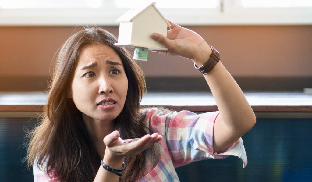 According to a survey conducted by fintech start-up gini, one in four Hongkongers spend all of their monthly income by the end of every calendar month. Photo: Shutterstock According to a survey conducted by fintech start-up gini, one in four Hongkongers spend all of their monthly income by the end of every calendar month. Photo: Shutterstock