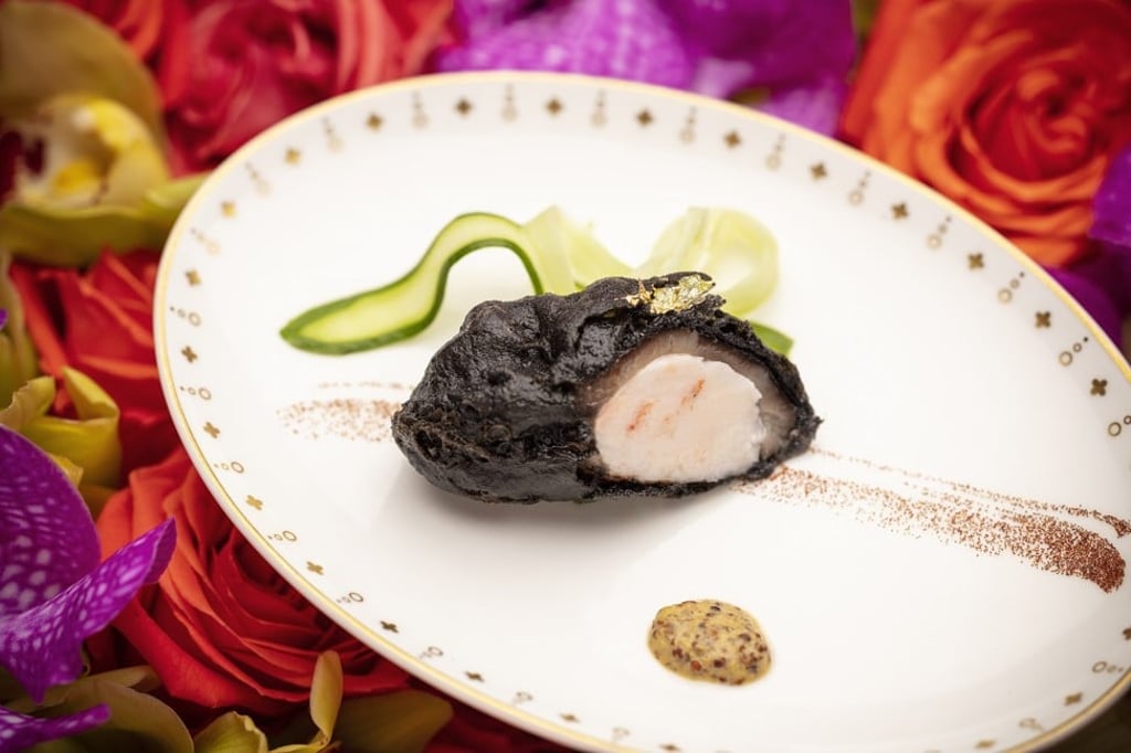 Crispy sea cucumber stuffed with minced shrimp is served at Wing Lei Palace. Photo: Wynn Palace