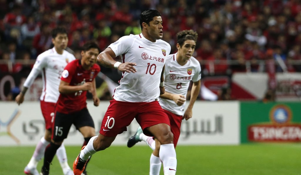 Shanghai SIPG’s Hulk and Oscar on the attack. Photo: AP