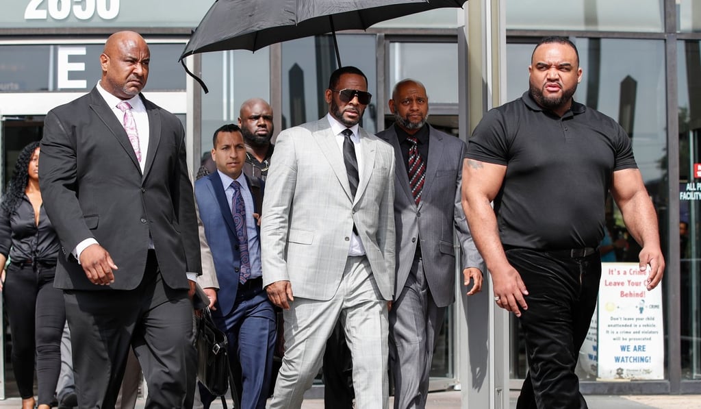 Singer R. Kelly leaves the Leighton Criminal Court Building. Photo: AFP