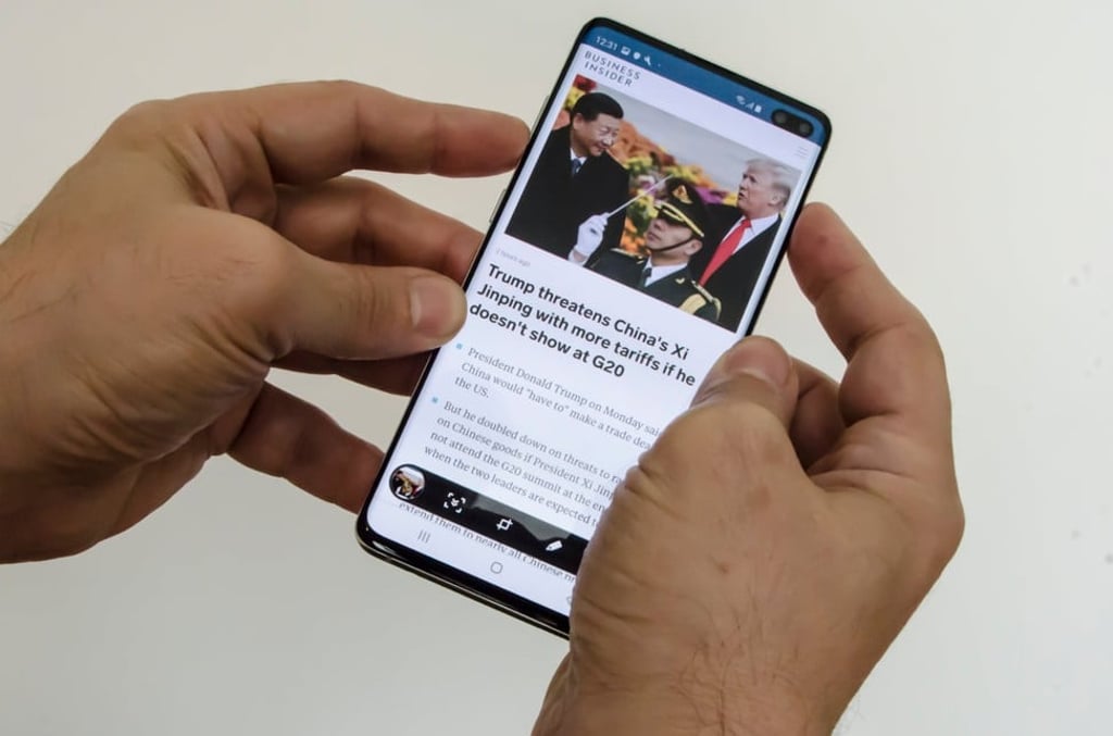 You can take a screenshot on the Galaxy S10 by pressing the volume down and power buttons. Photo: Business Insider You can take a screenshot on the Galaxy S10 by pressing the volume down and power buttons. Photo: Business Insider