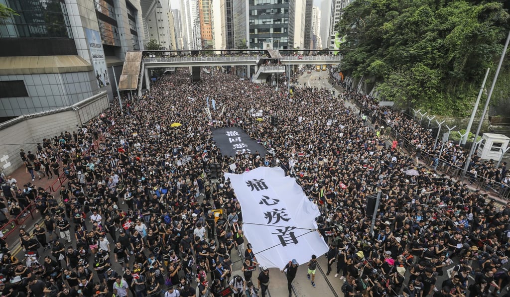 Nearly 2 million protesters took to the streets on Sunday, demanding the extradition bill be withdrawn and for Carrie Lam to resign. Photo: Dickson Lee Nearly 2 million protesters took to the streets on Sunday, demanding the extradition bill be withdrawn and for Carrie Lam to resign. Photo: Dickson Lee
