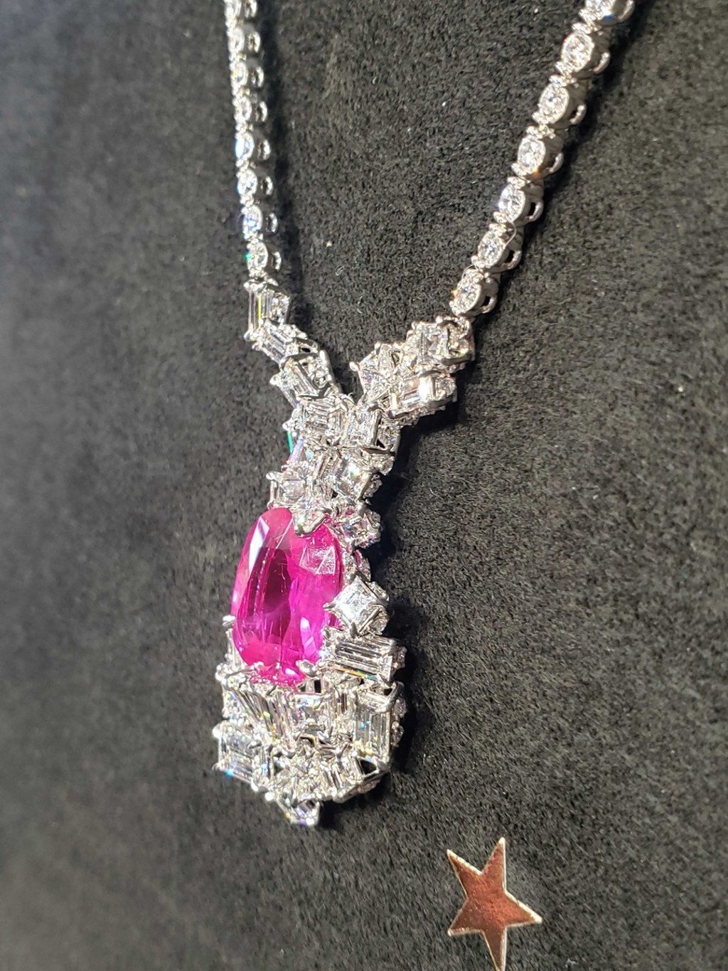 The €1.9 million (US$2.1 million) necklace from the Gem Dior collection, with a 10.62-carat pink sapphire The €1.9 million (US$2.1 million) necklace from the Gem Dior collection, with a 10.62-carat pink sapphire