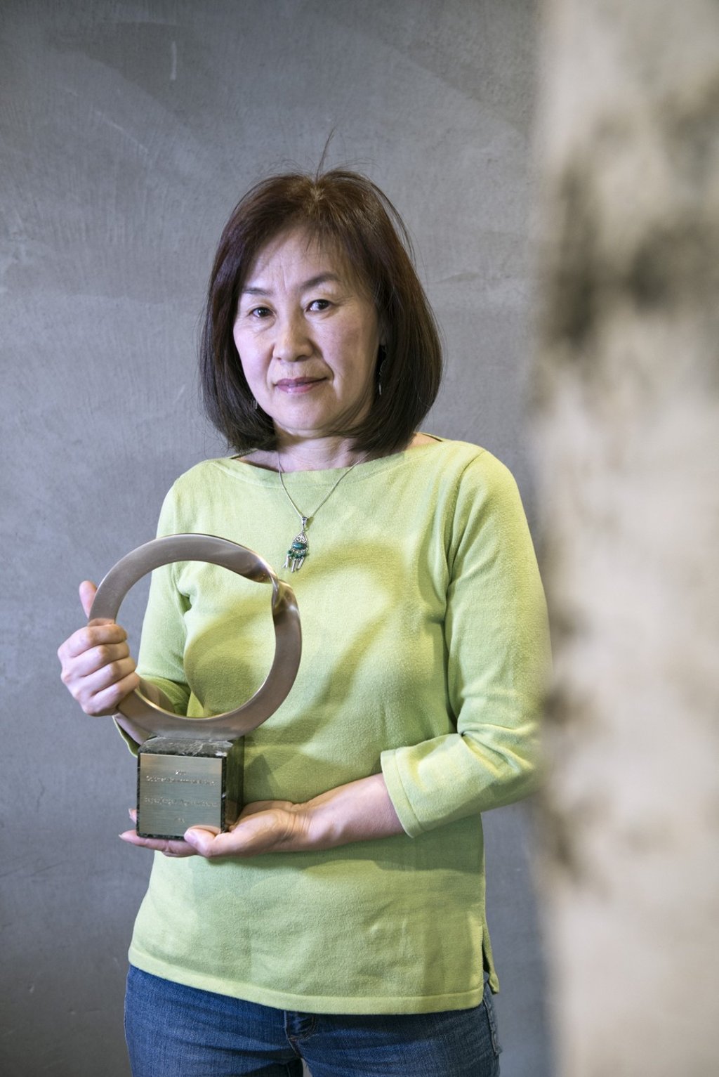 Bayarjargal Agvaantseren with the 2019 Goldman Environmental Prize she won for her conservation work with the snow leopard habitat. Photo: Zigor Aldama