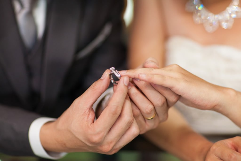 In South Korea, young people traditionally meet a significant other through friends of friends. Photo: Shutterstock