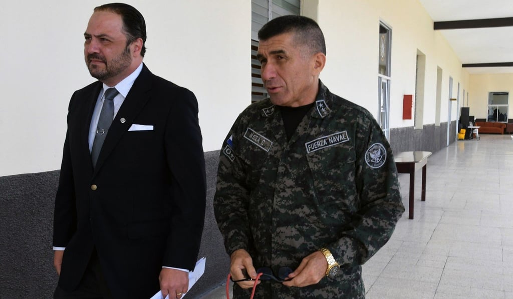 The spokesman of the Honduran Armed Forces Domingo Meza (R) and the director of the merchant marine, Juan Carlos Rivera. Photo: AFP The spokesman of the Honduran Armed Forces Domingo Meza (R) and the director of the merchant marine, Juan Carlos Rivera. Photo: AFP