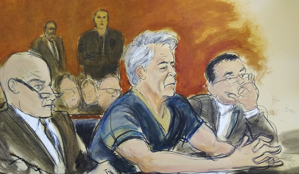 In this courtroom artist's sketch, defendant Jeffrey Epstein, center, sits with attorneys. Photo: AP